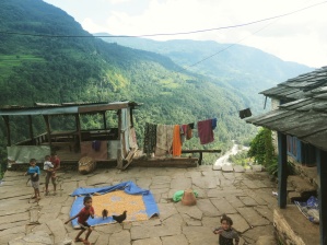 Niños jugando, Nepal